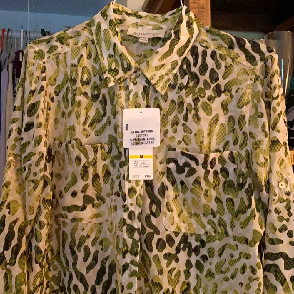 Jones of New York sport sheer blouse.